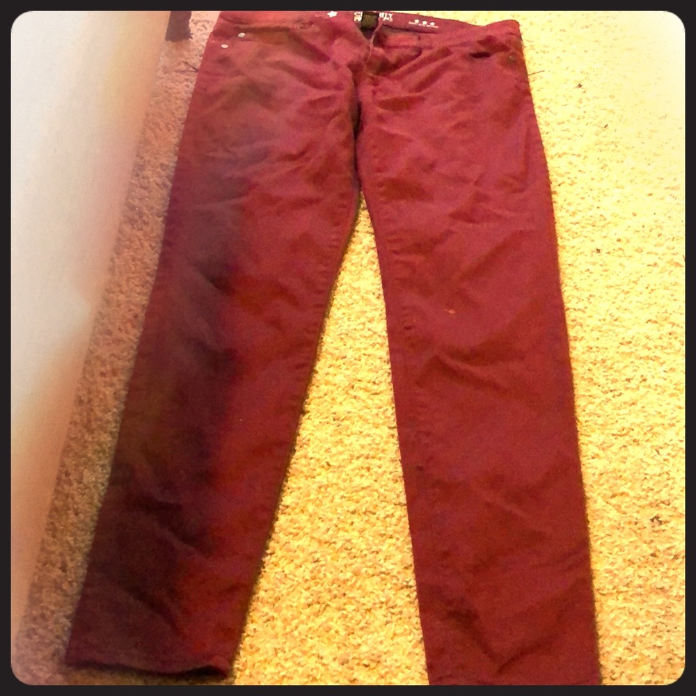Comfortable and chic burgundy pants!